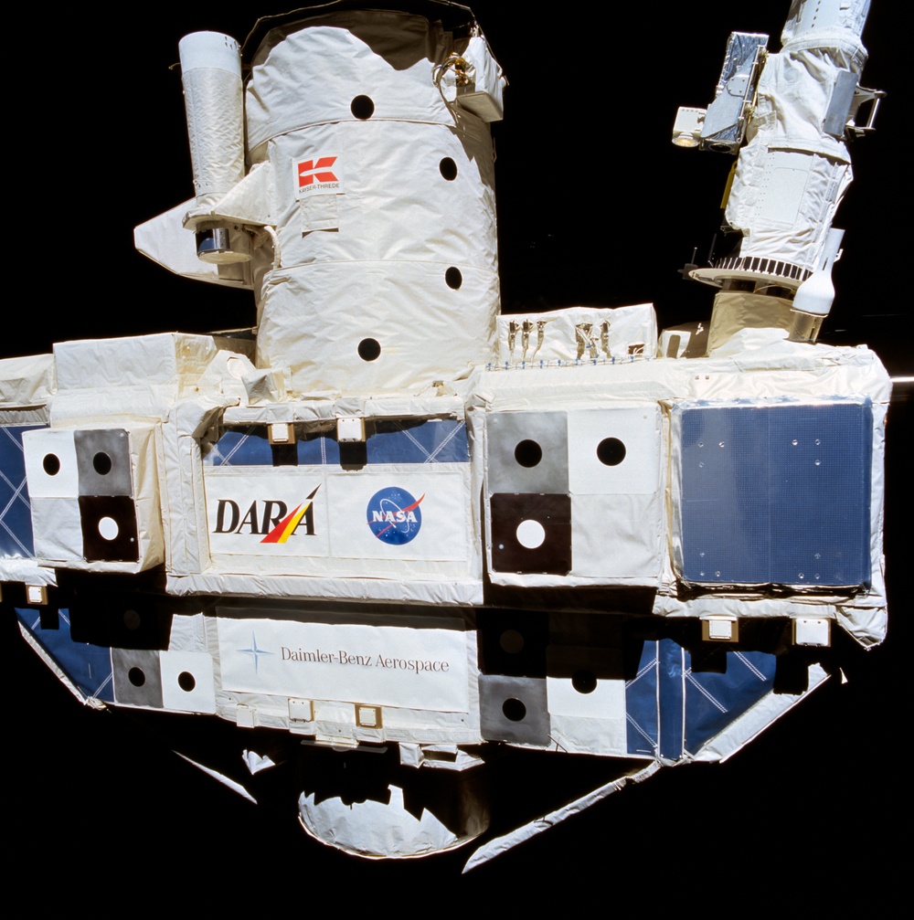 ORFEUS-SPAS, rendezvous, retrieval and berthing of satellite