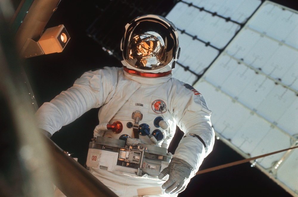 Astronaut Jack Lousma participates in EVA to deploy twin pole solar shield
