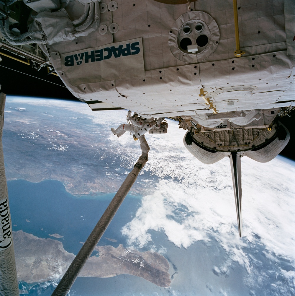 DSO 1210 - Low and Wisoff perform an EVA during STS-57