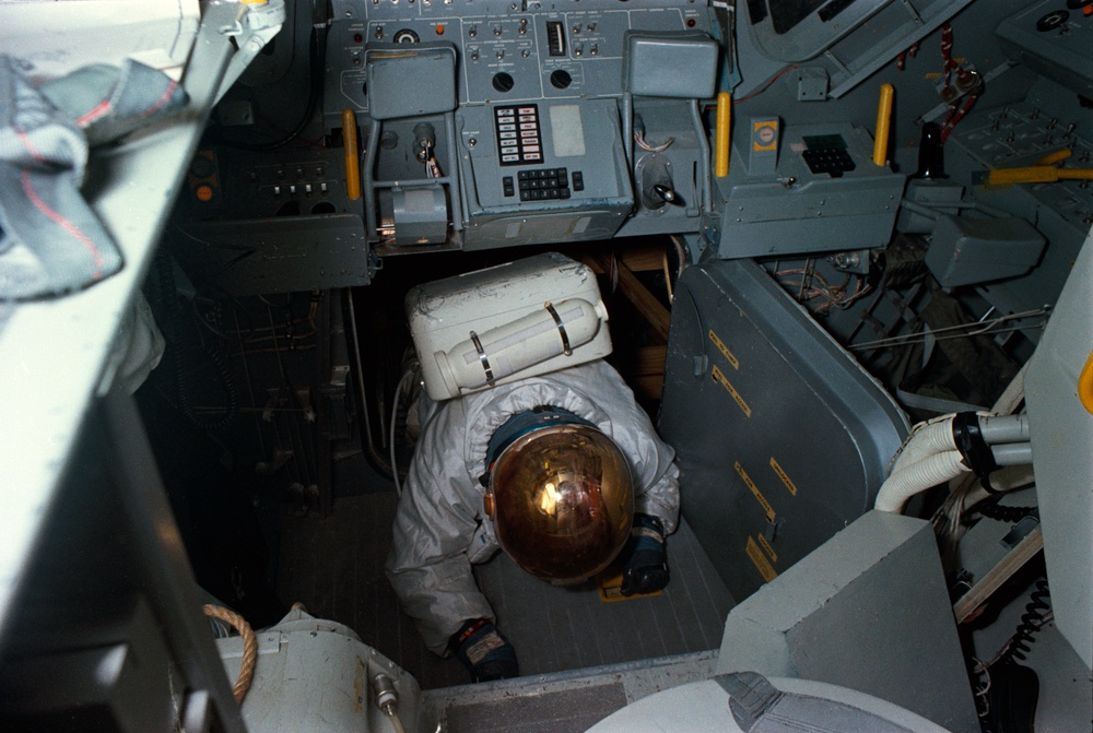 BLDG. 5 - INTERIOR TRAINING - LM PART TASK TRAINER