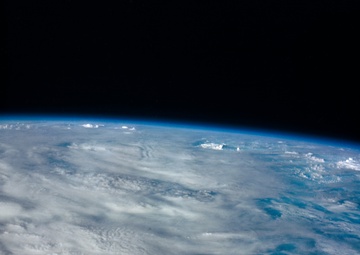 GEMINI-V - EARTH-SKY - (70mm Hasselblad) - OUTER SPACE