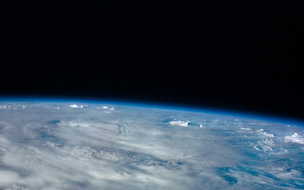 GEMINI-V - EARTH-SKY - (70mm Hasselblad) - OUTER SPACE