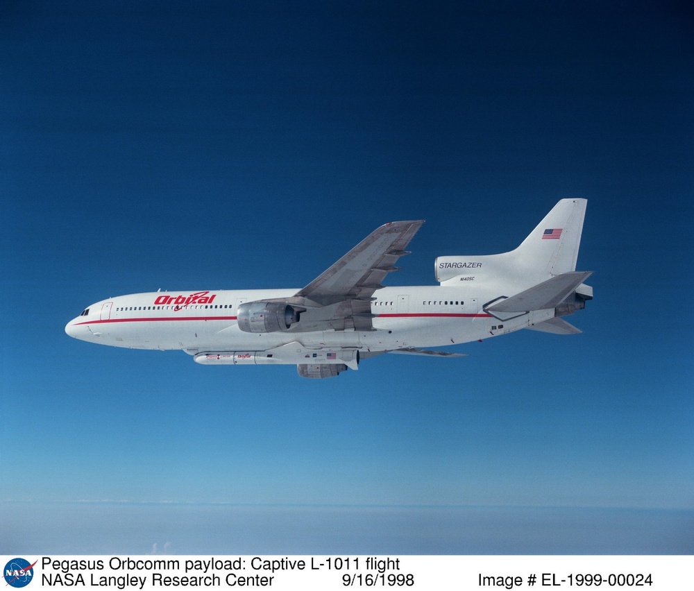 Pegasus Orbcomm payload: Captive L-1011 flight