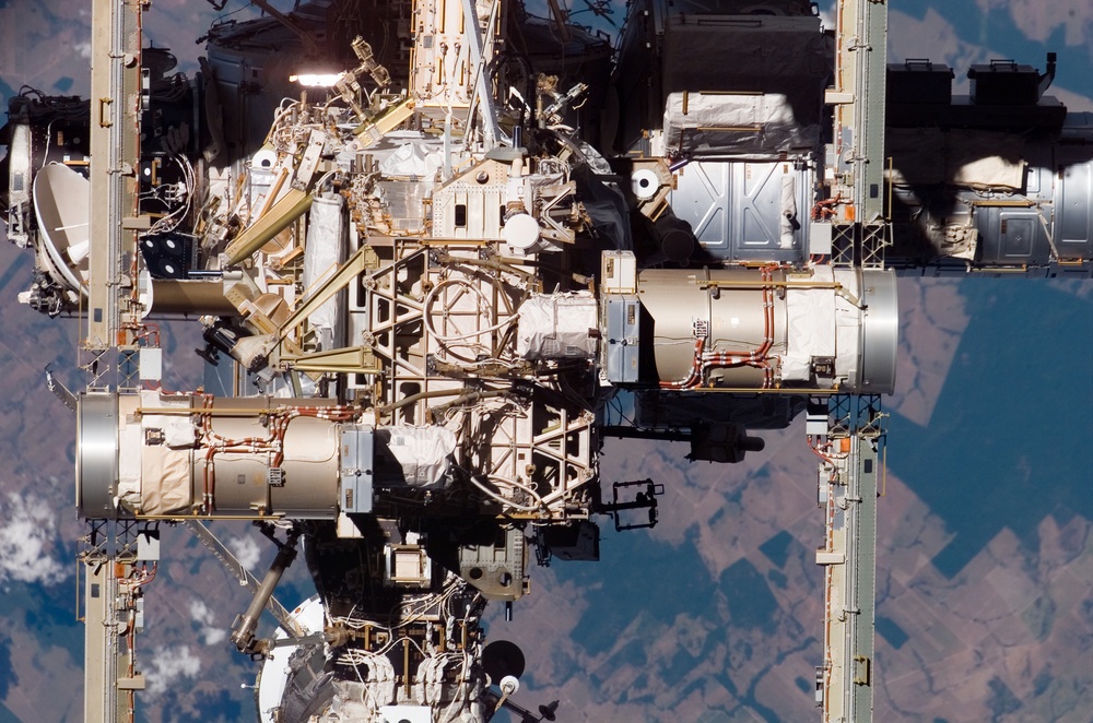 FWD and Zenith Sides of the P6 / Z1 Trusses, and A/L on the ISS during STS-117 Mission