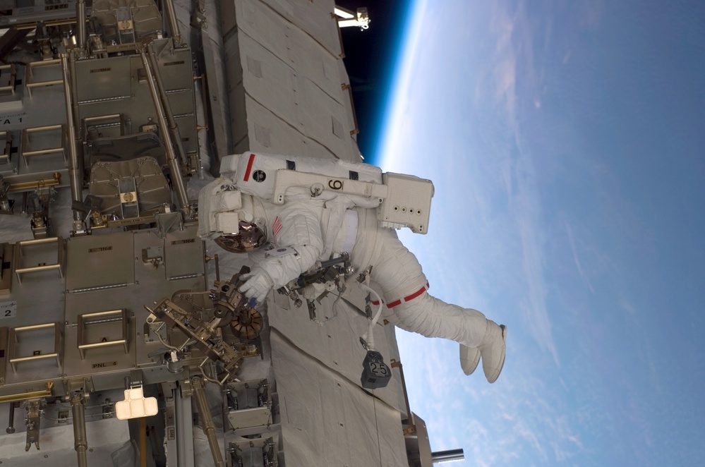 View of FE Anderson during a session of STS-118 / Expedition 15 EVA