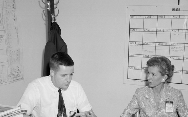 ASTRONAUT KERWIN, JOSEPH P. - MISC. - SWISS WRITER