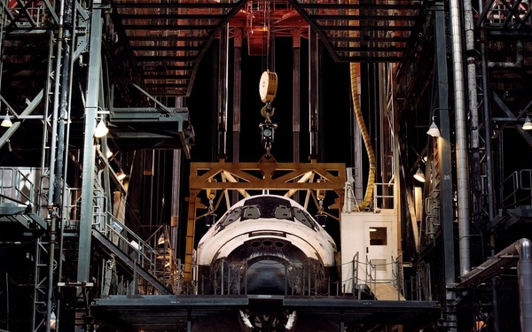 STS-92 - Orbiter in Mate-Demate Device (MDD) - closeup view from front