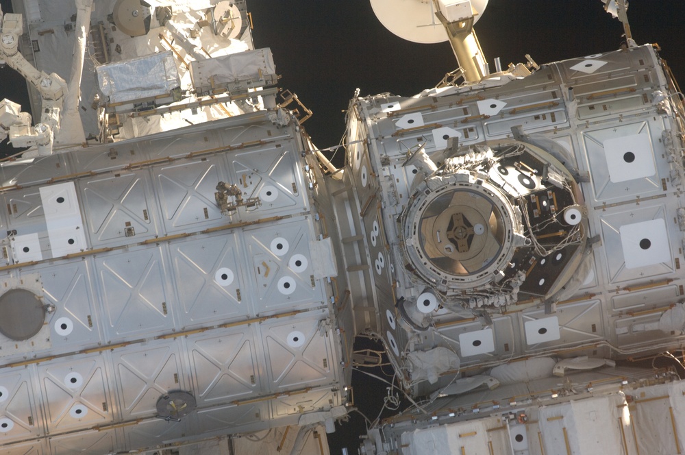 ISS Survey during Discovery STS-119 rendezvous (RNDZ)