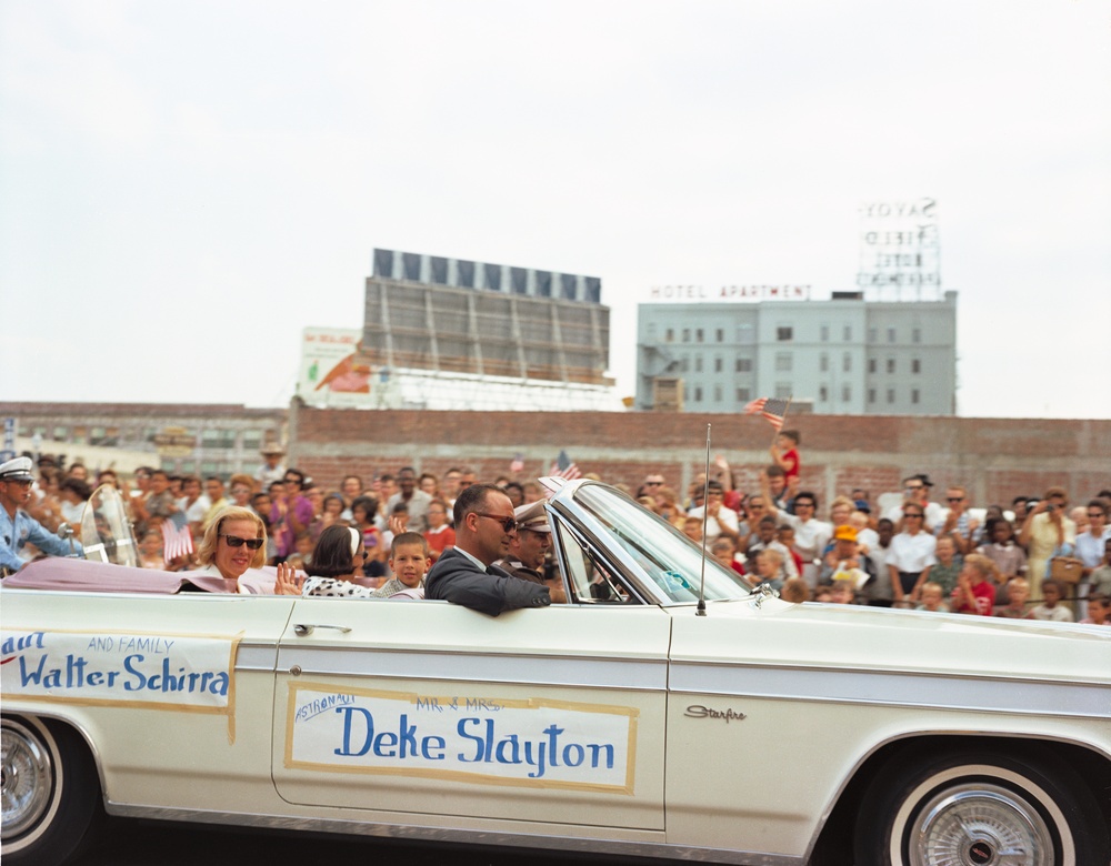 Cooper-parade in Houston for arrival of Cooper &amp; Family after 22-orbit flight of MA-9