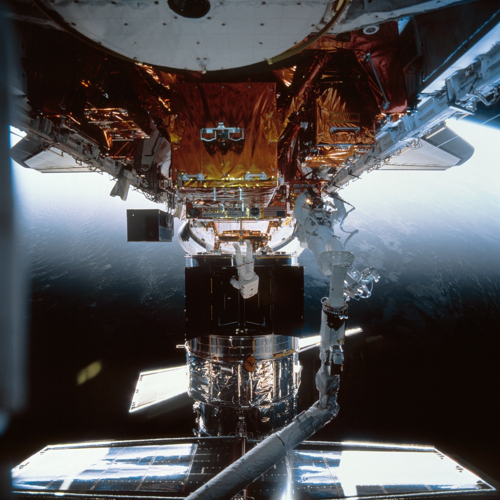 EVA 1 activity on Flight Day 4 to service the Hubble Space Telescope