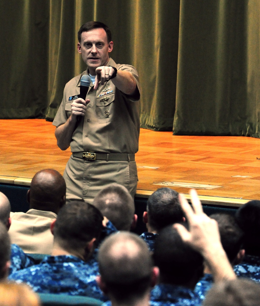 Navy Fleet Cyber Commander pins EIDWS, addresses sailors