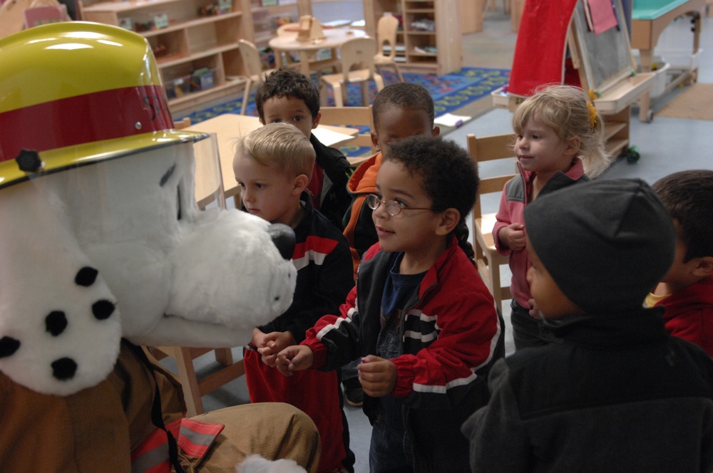 Fire department teaches fire safety