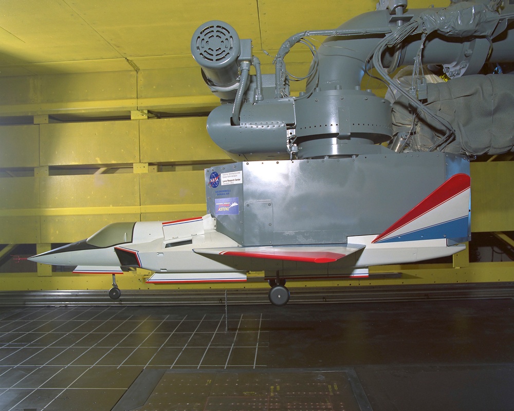 HOT GAS INGESTION PHASE III