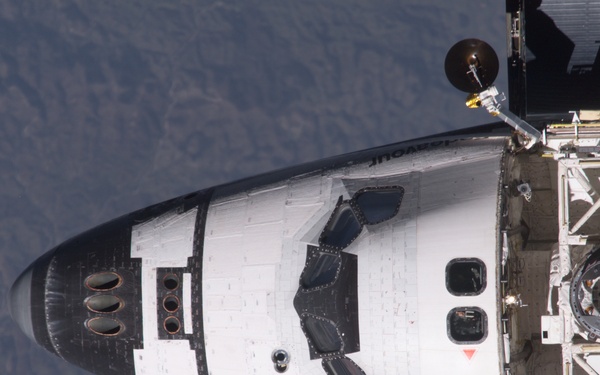 Endeavour on approach to ISS for mission STS-111 UF2 / Expedition Four