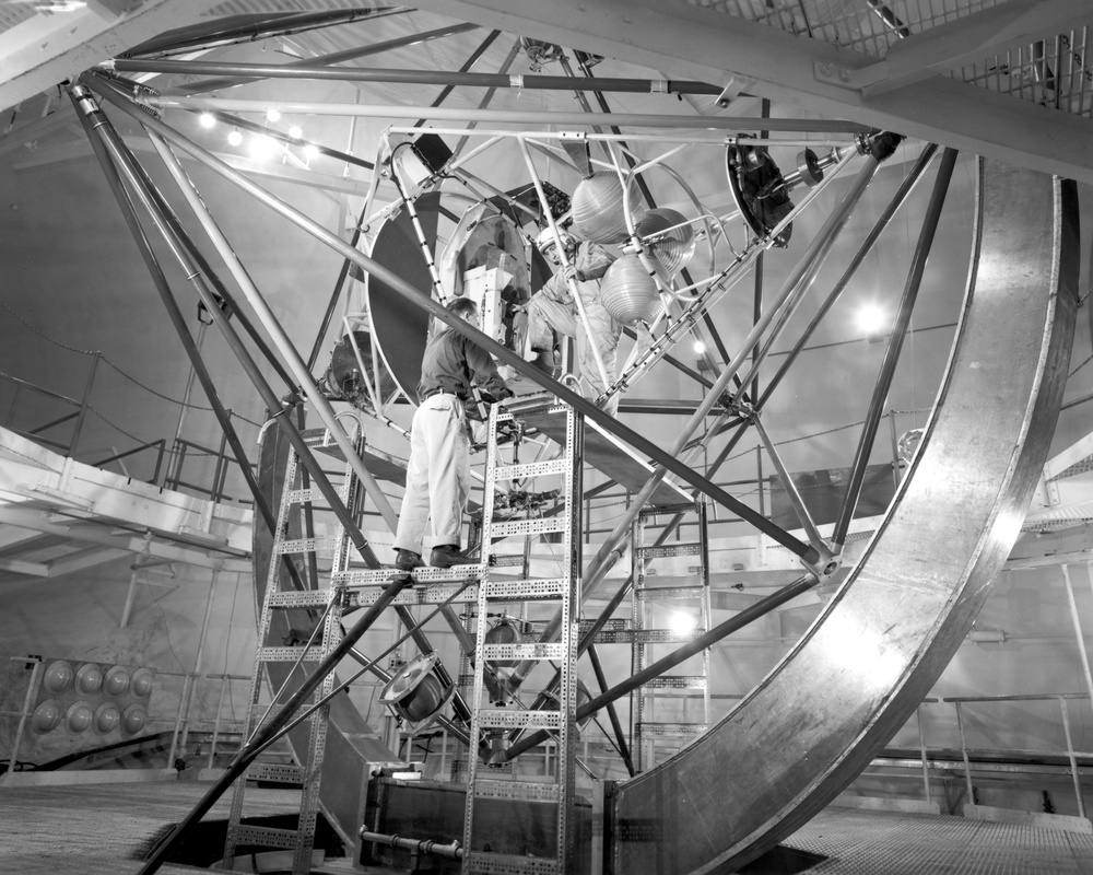 PROJECT MERCURY - GIMBALING RIG IN THE ALTITUDE WIND TUNNEL AWT