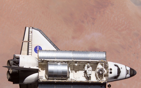 Endeavour on approach to ISS for mission STS-111 UF2 / Expedition Four