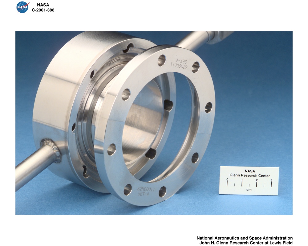 LIGHTWEIGHT GAS GENERATOR