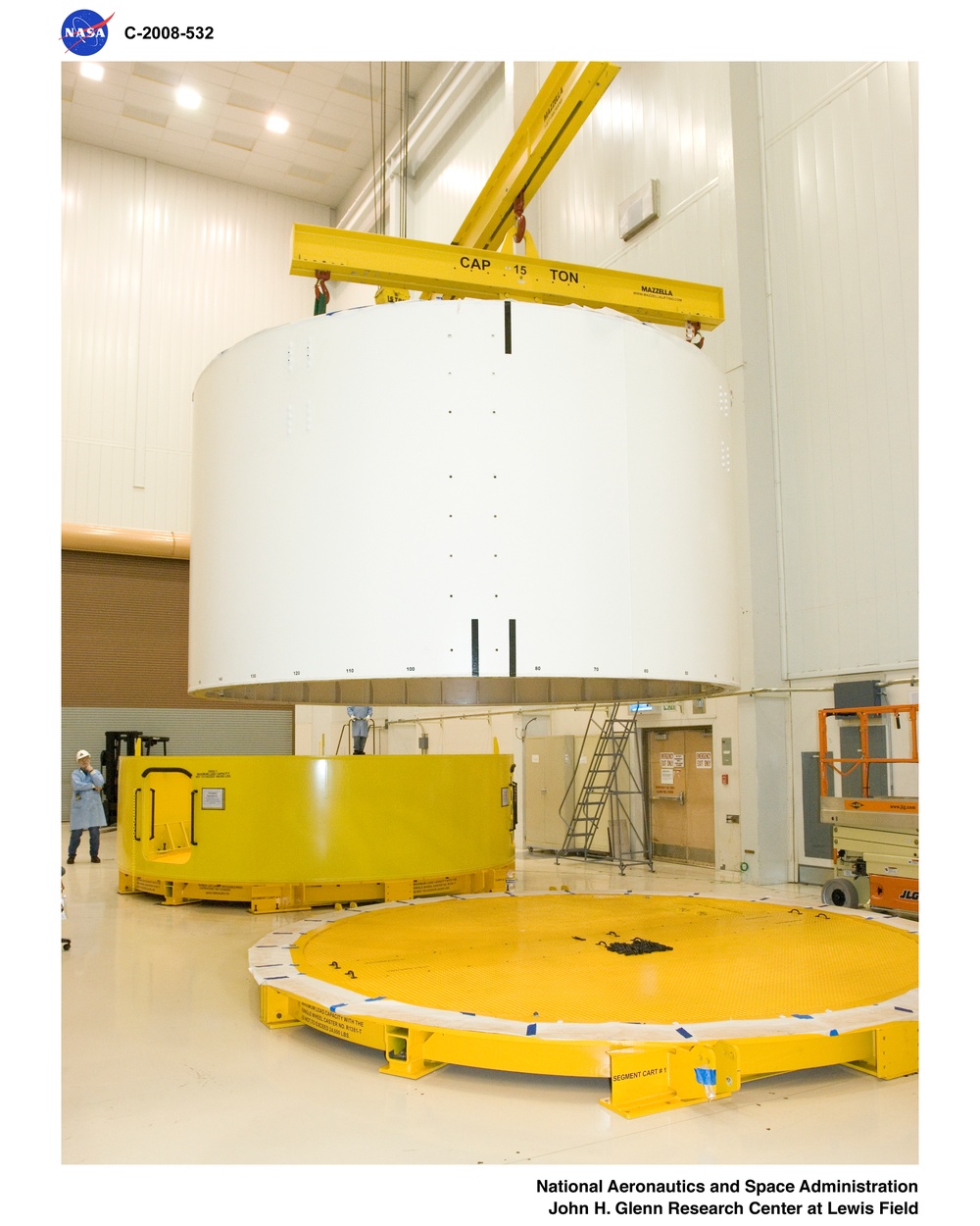 Operation to stack Ares 1-X Segment US5 onto US4