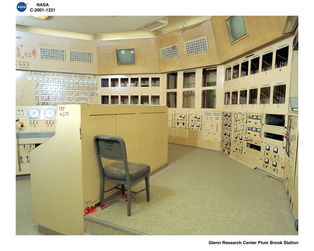 PLUM BROOK REACTOR FACILITY / UPPER CONTROL ROOM / 00106 / C3