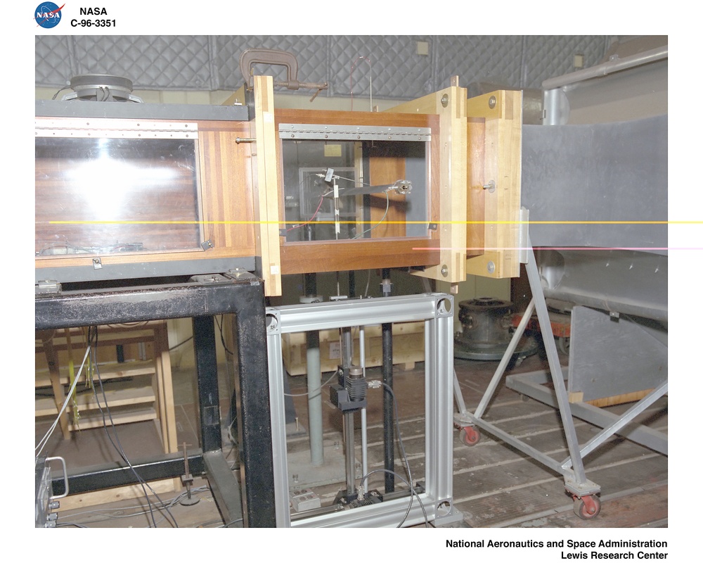 FLOW VISUALIZATION OF UNSTEADY FLOW AIRFOIL