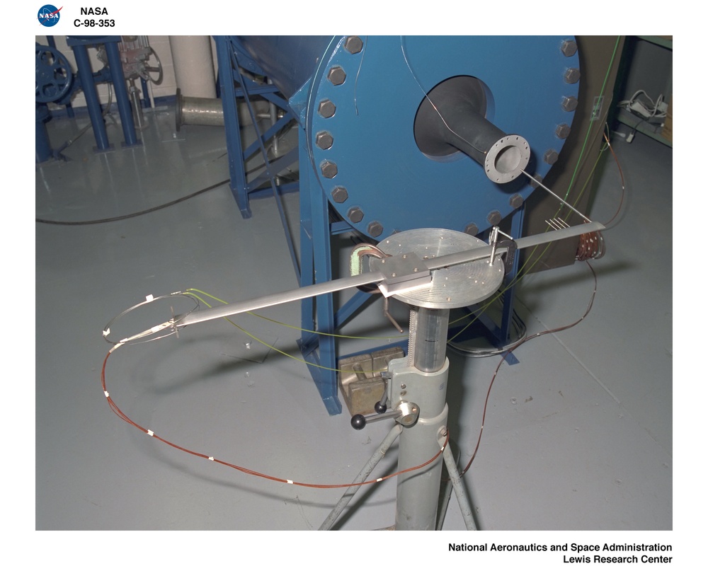 CALIBRATION OF THE 9X15 FOOT LOW SPEED WIND TUNNEL TEST SECTION RAKES