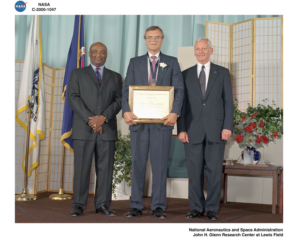 NASA 2000 HONOR AWARDS CEREMONY DON CAMPBELL - JOSEPH GABY - GENERAL DAILEY