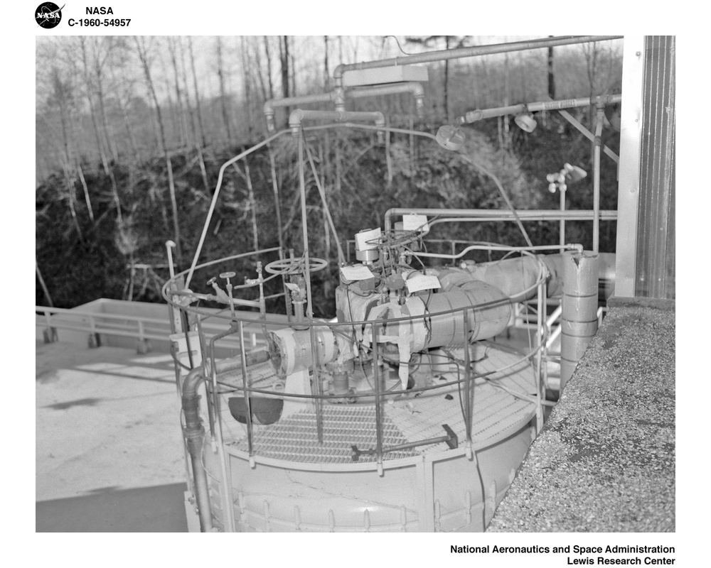 VALVE ARRANGEMENT ON TOP OF THE LH2 TANK AT THE ROCKET ENGINE TEST FACILITY RETF SOUTH 40