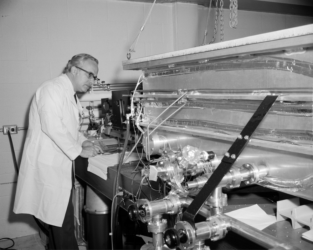 LASER AT THE ELECTRIC PROPULSION LABORATORY EPL