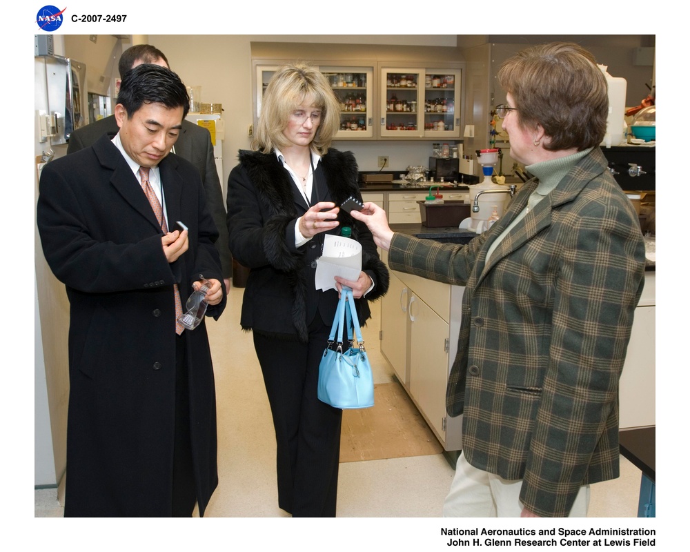 Visit to Glenn Research Center by Dr. Lisa Porter, Associate Administrator for Aeronautics