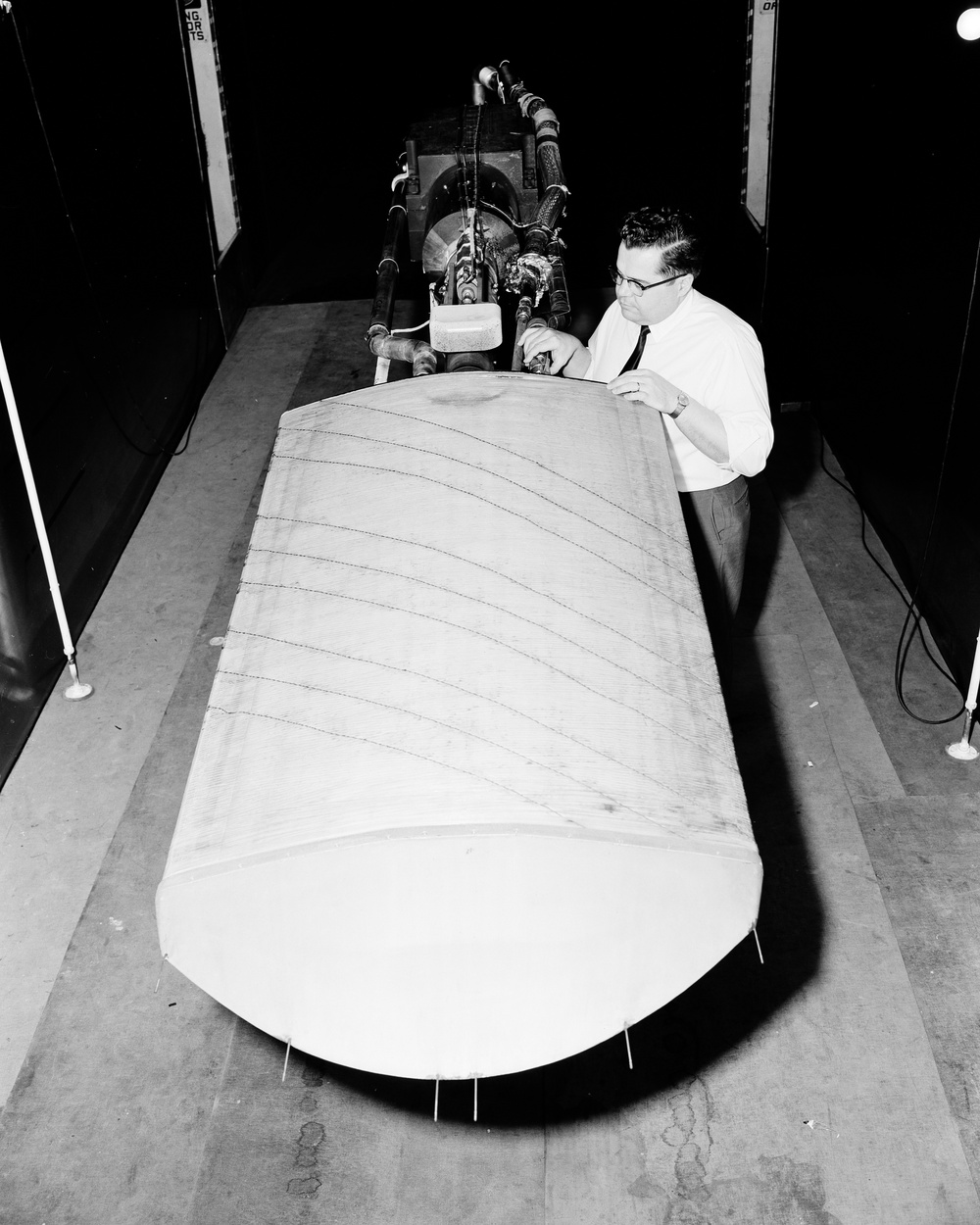 CONSTRICTIVE WRAPPED INSULATION MODEL IN THE 10X10 FOOT WIND TUNNEL