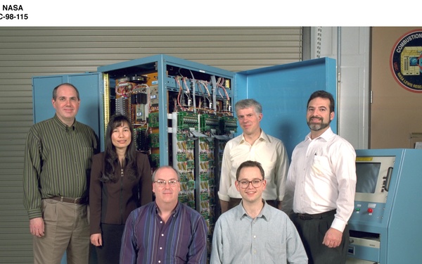 SOLAR ARRAY ELECTRICAL SIMULATOR SAES WITH TECHNICIANS AND ENGINEERING DESIGN AND ANALYSIS DIVISION