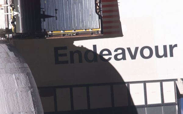 Endeavour on approach to ISS for mission STS-111 UF2 / Expedition Four