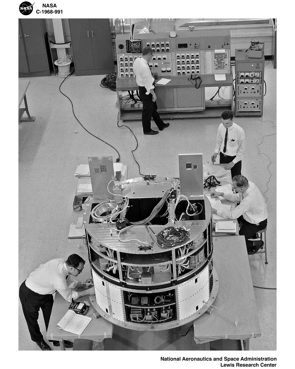 SPACE ELECTRIC ROCKET TEST SERT II SPACECRAFT DURING 8X6 FOOT WIND TUNNEL CHECK OUT