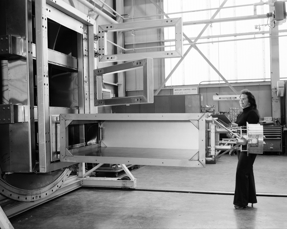 BI-MOD SIMULATOR IN THE ELECTRIC PROPULSION LABORATORY EPL