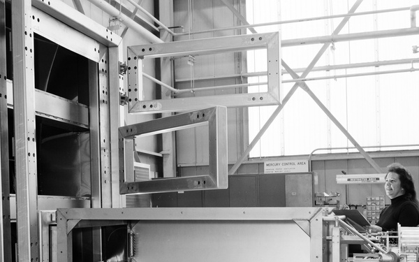 BI-MOD SIMULATOR IN THE ELECTRIC PROPULSION LABORATORY EPL