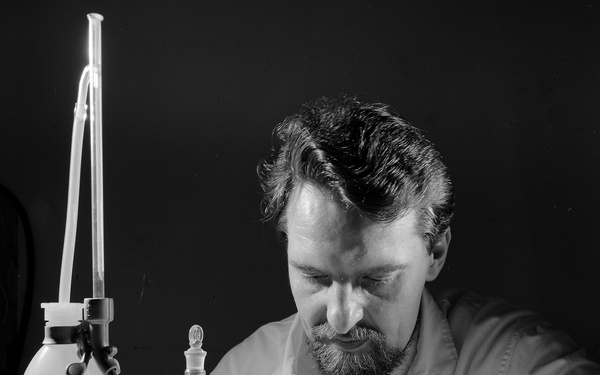 DON GRAHAM WITH RADIO ISOTOPES FOR STEEL MAGAZINE
