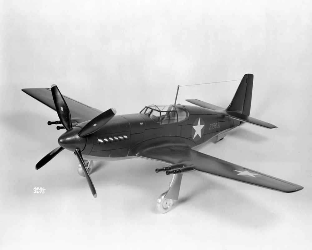 MUSTANG P-51-B MODEL