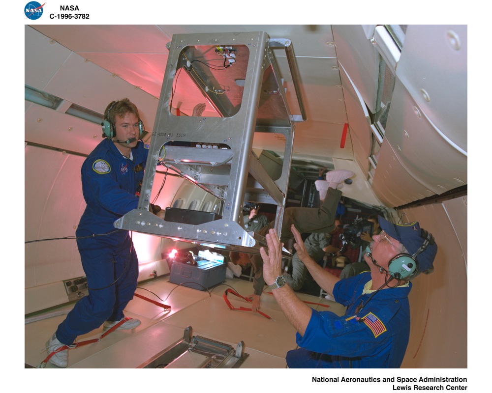 DC-9 AIRPLANE PRESS FLIGHT