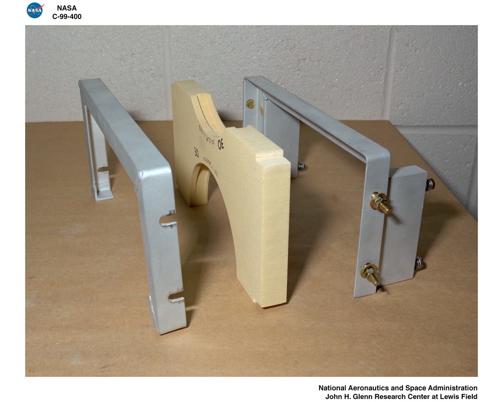 RUB STRIP MATERIAL EVALUATORS USING FAN BLADE TIP SIMULATOR