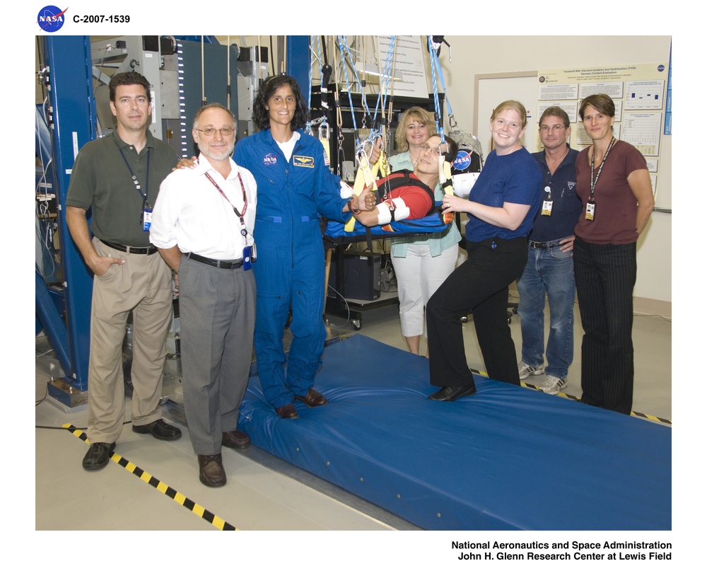 Visit to NASA Glenn Research Center at Lewis Field by Astronaut Sunita Williams