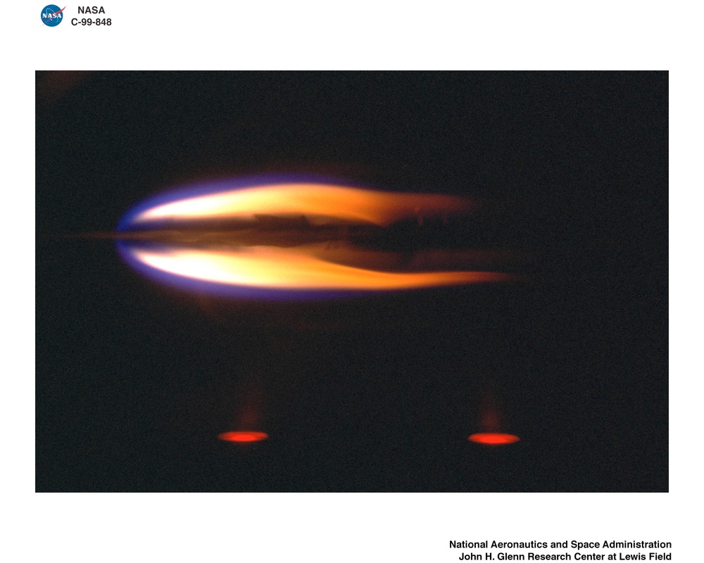TRANSITION FROM IGNITION TO FLAME GROWTH UNDER EXTERNAL RADIATION IN THREE DIMENSIONS TIGER-3D TEST RESULTS FROM THE JAPAN MICROGRAVITY CENTER JAMIC