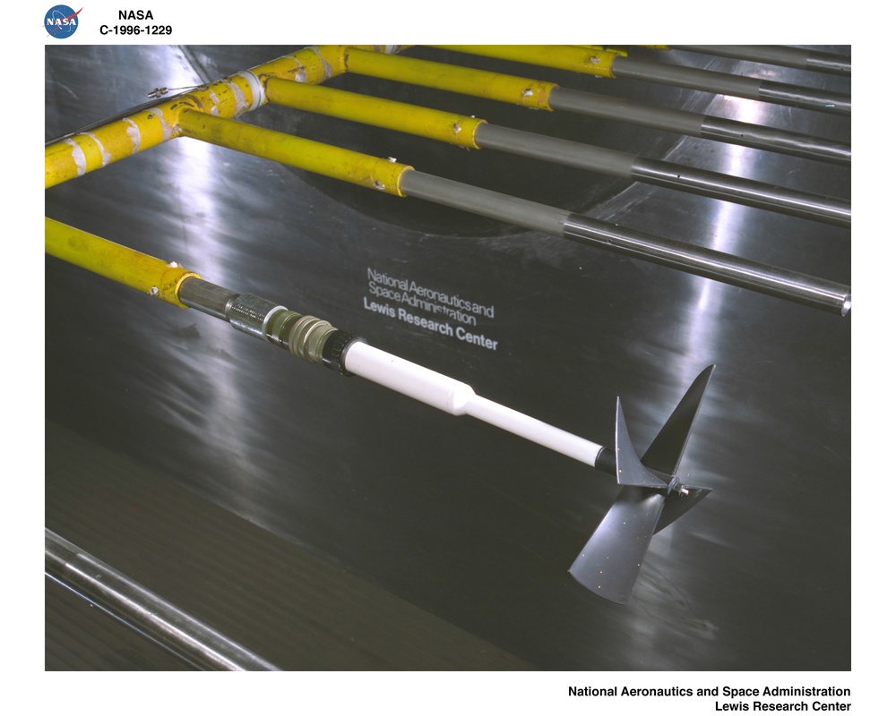 LOW SPEED ACCELERATION RAKE IN THE 10X10 FOOT WIND TUNNEL TEST SECTION