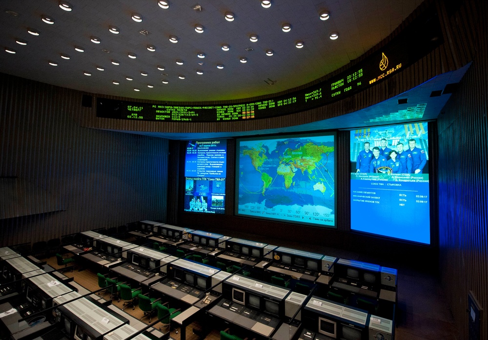 Expedition 27 Docking (201104070003HQ)