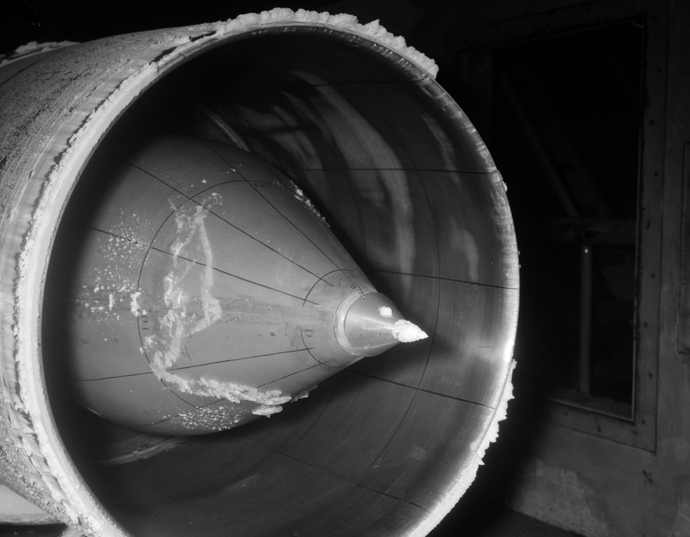 ICING AND ANTI-ICING OF ENGINE INLET DUCT FOR B-58 AIRPLANE