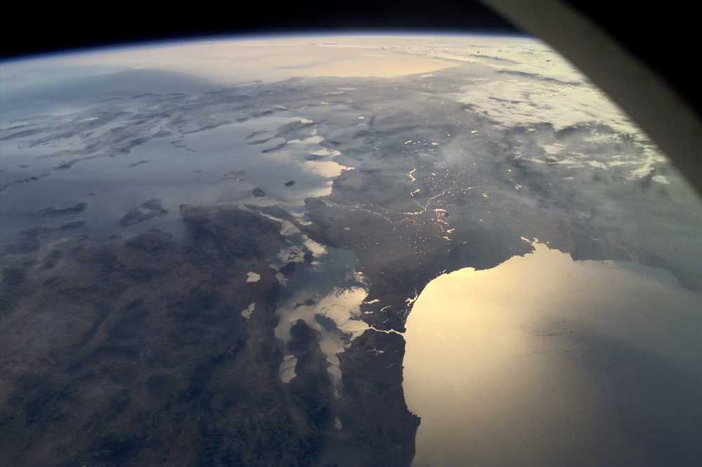 Earth Observation with sunglint taken by the Expedition Two crew
