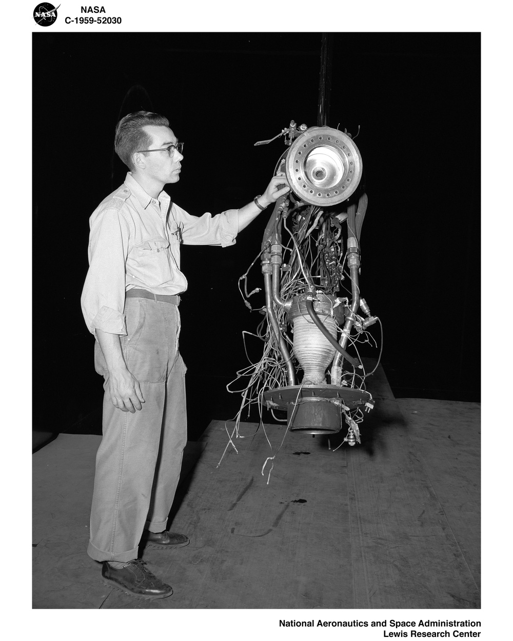 4000 POUND ROCKET MODEL