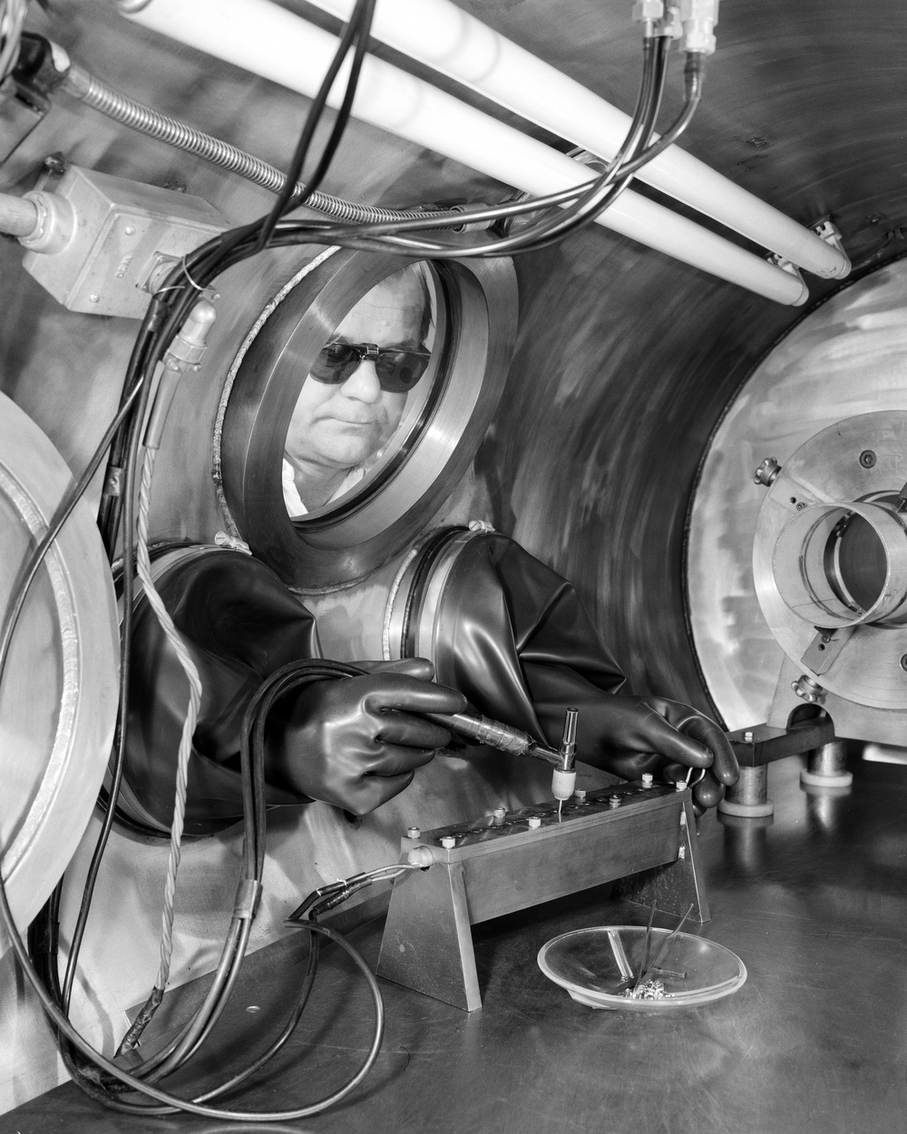 T-111 REACTOR PARTS IN CLEAN ROOM IN METALLURGY LABORATORY TECHNICAL SERVICES BUILDING TSB