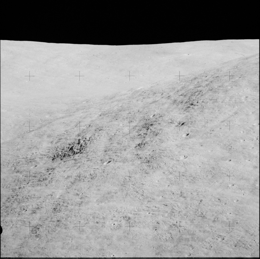 Apollo 17, Sta 2A, N MASSIF