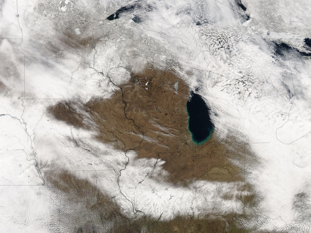 Snowstorm in the American Midwest: Natural Hazards