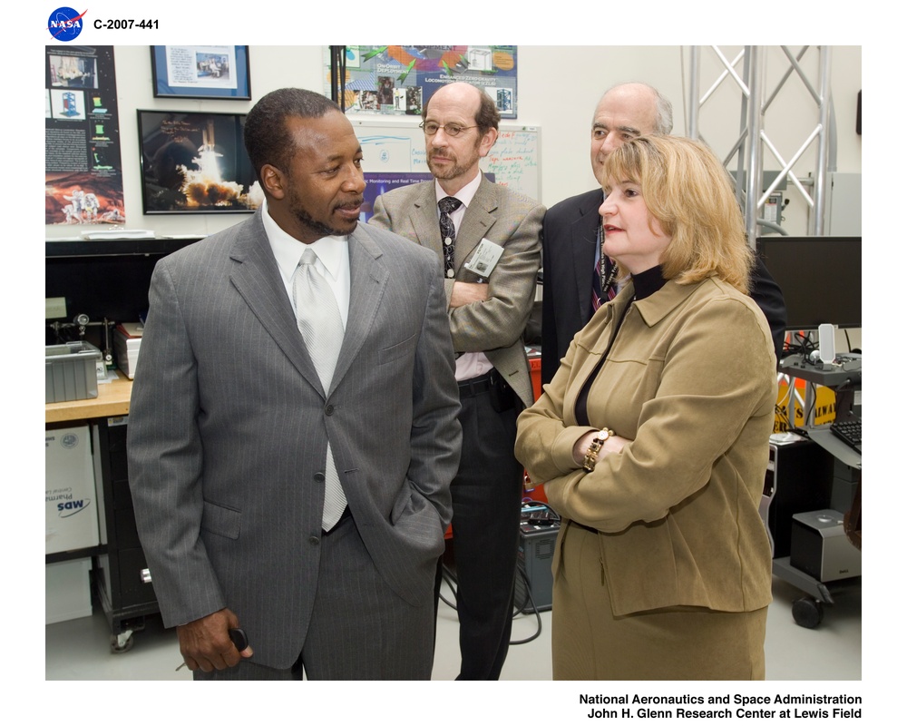 Enhanced Zero gravity Locomotion Simulator (eZLS)